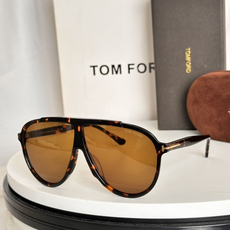 TOM FORD